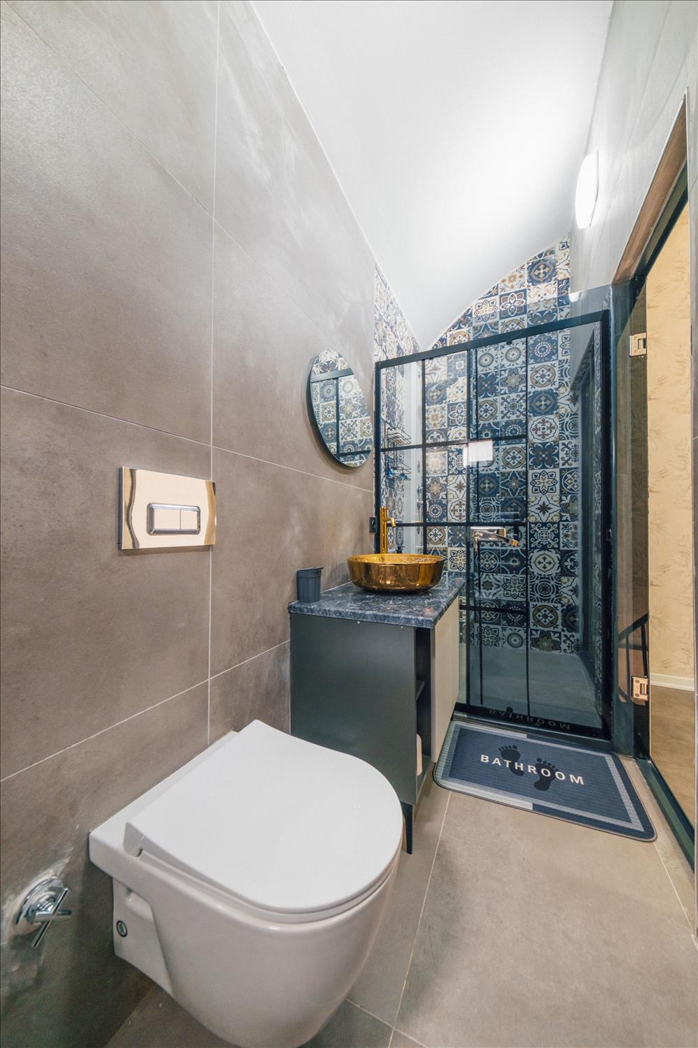 listing card gallery