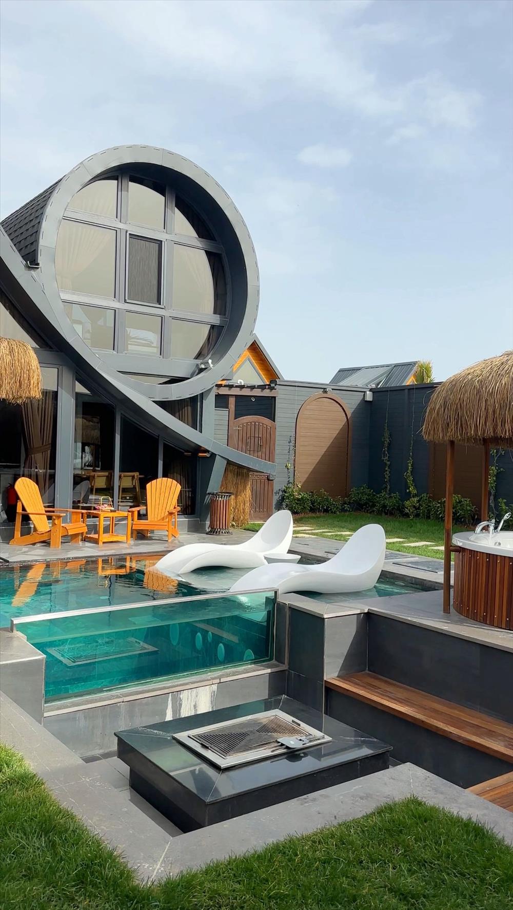 listing card gallery