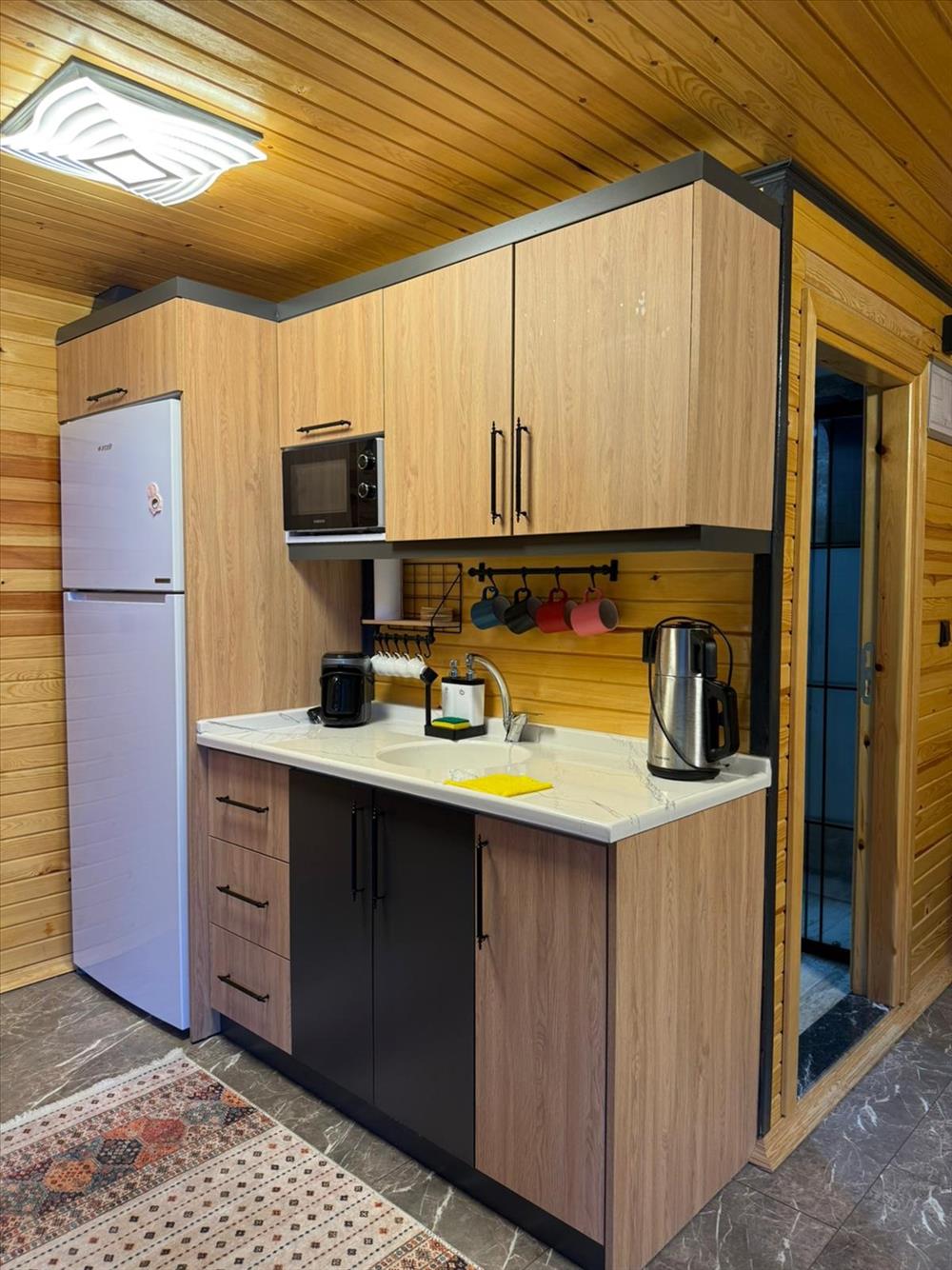 listing card gallery