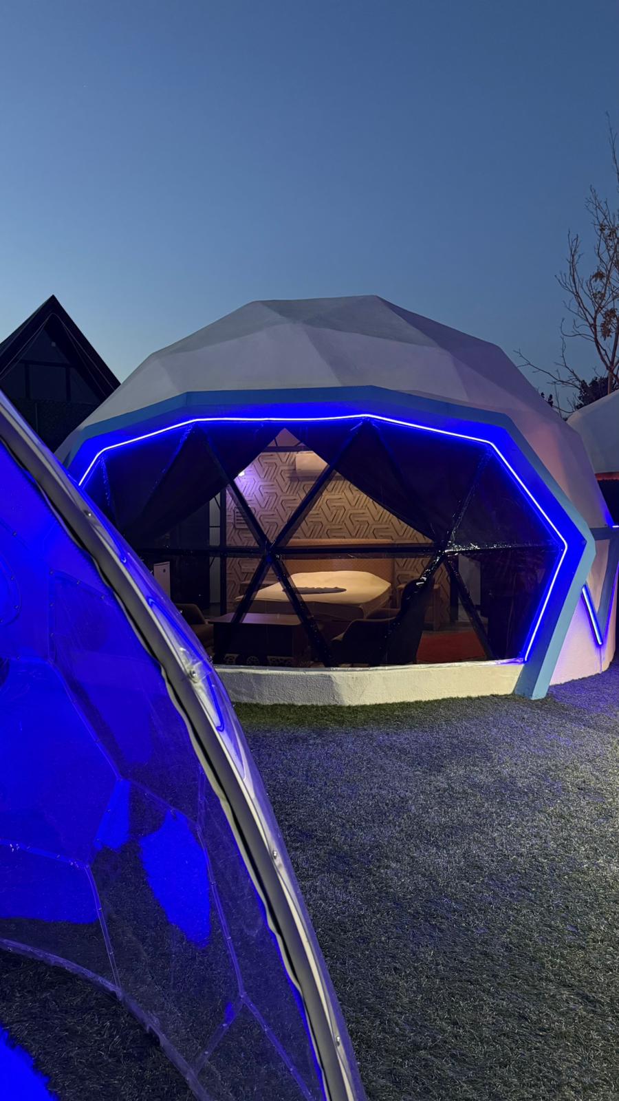 listing card gallery