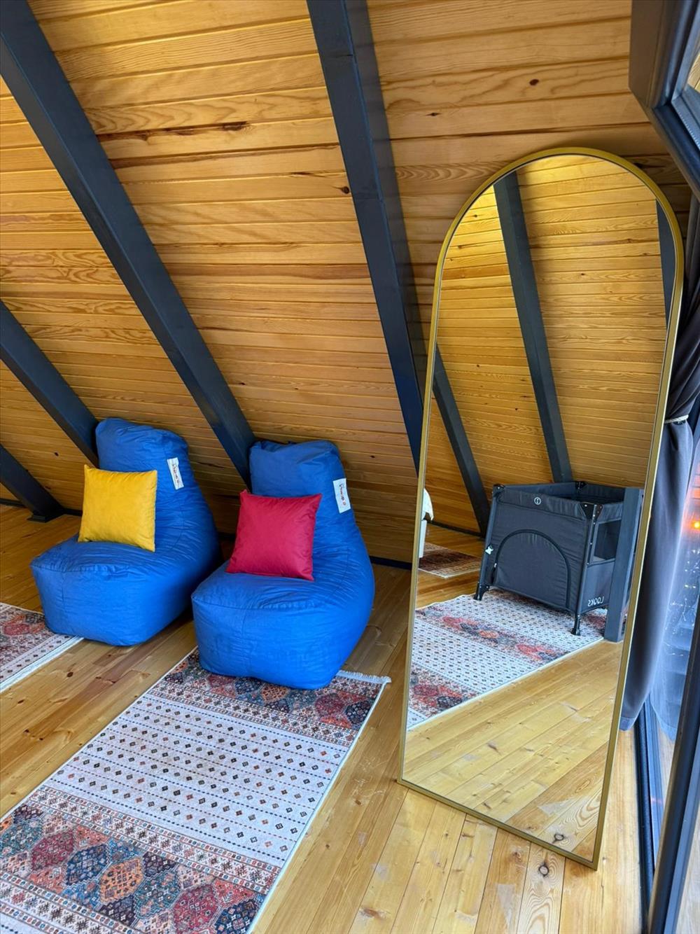 listing card gallery