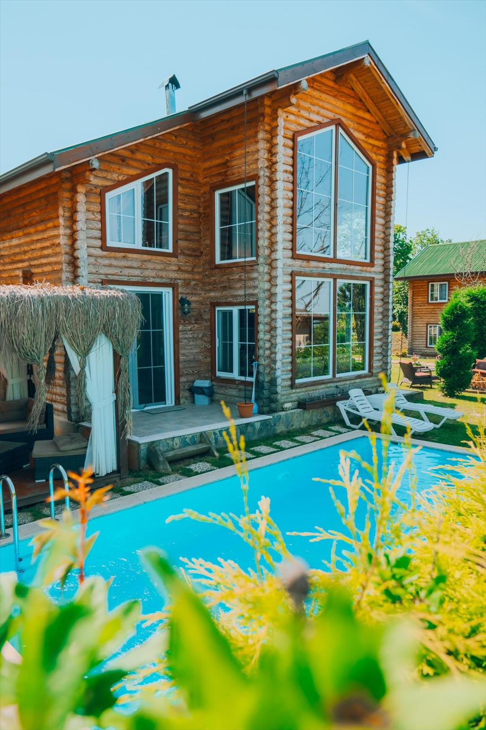 listing card gallery