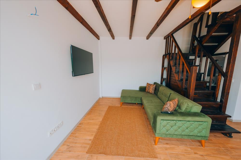 listing card gallery