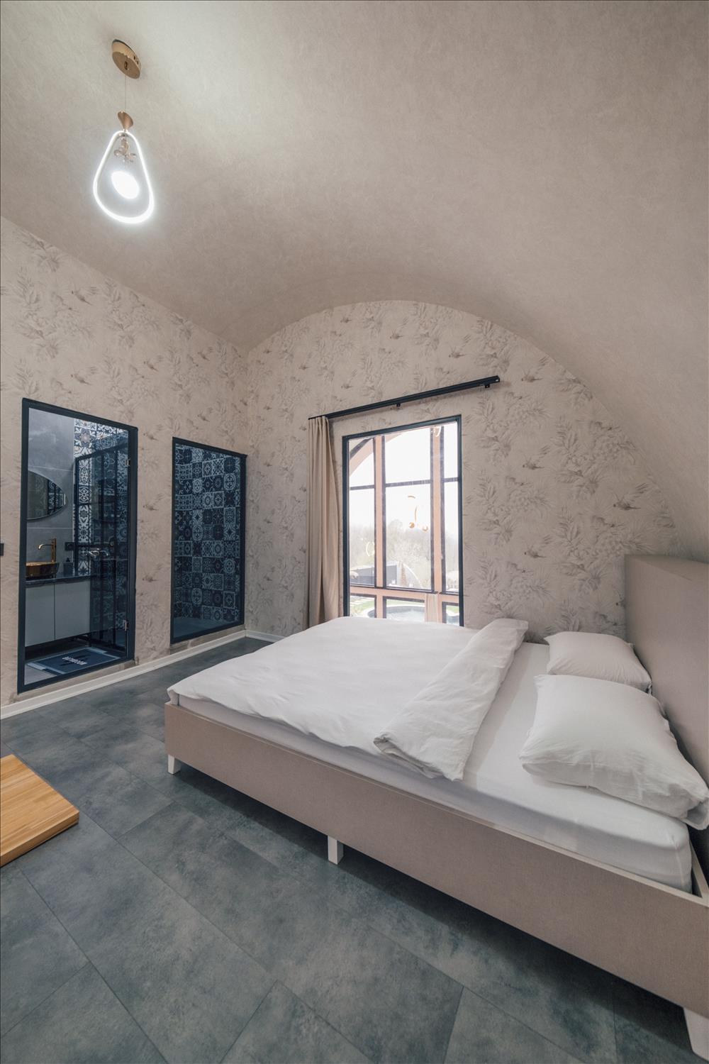 listing card gallery