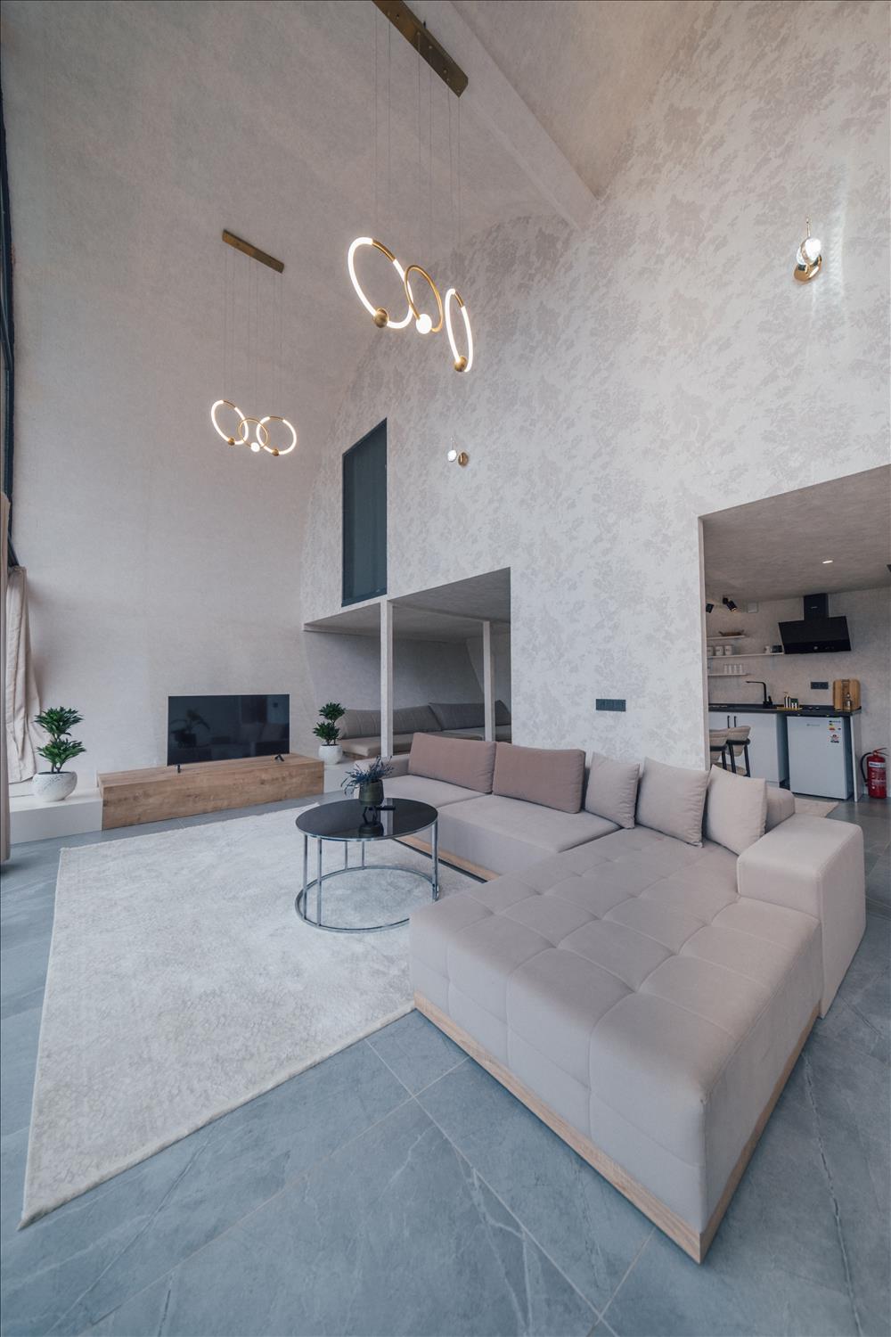 listing card gallery