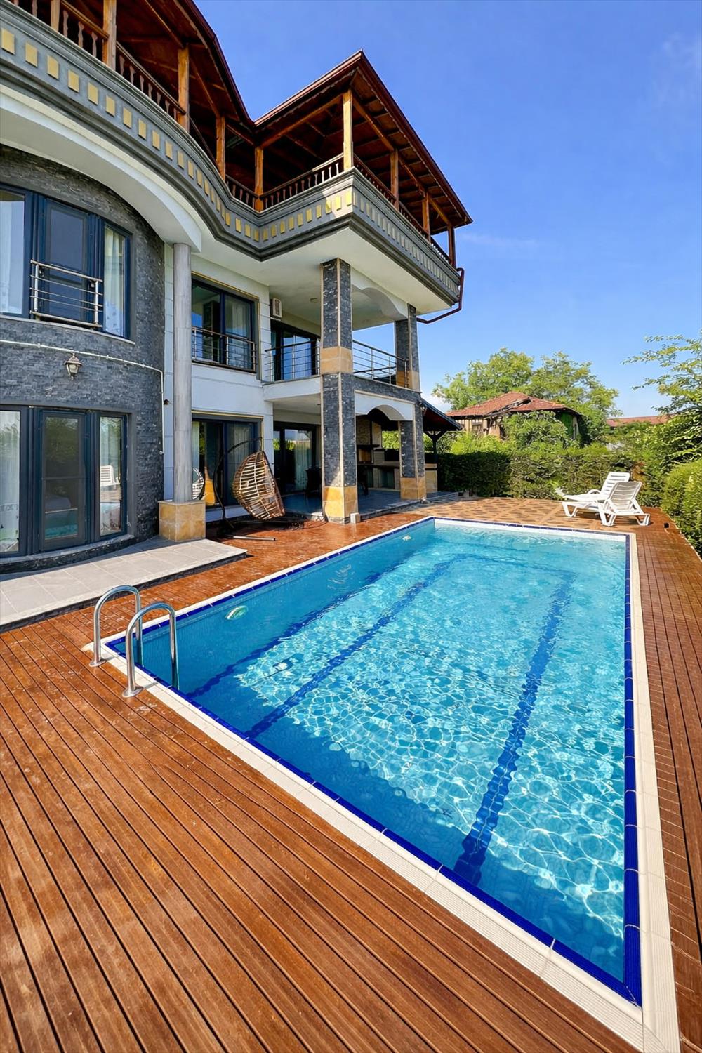 listing card gallery