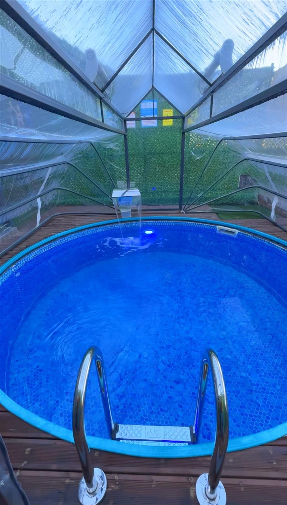 listing card gallery