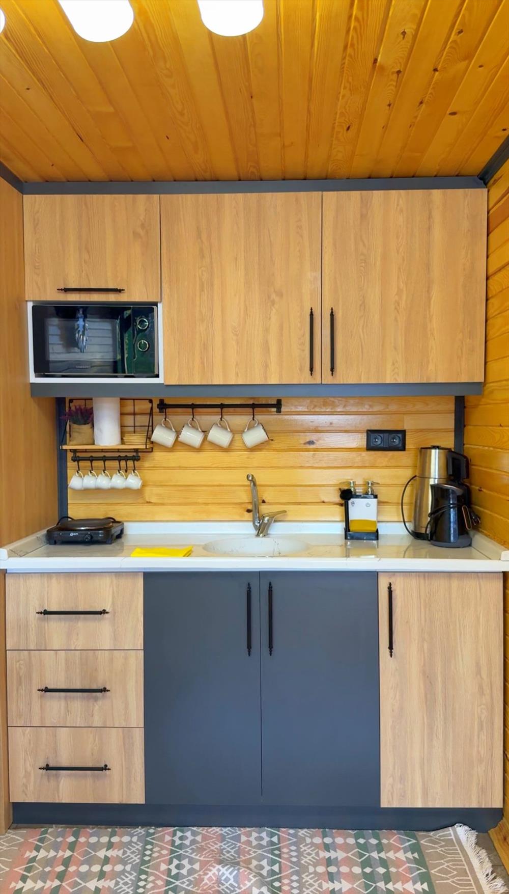 listing card gallery