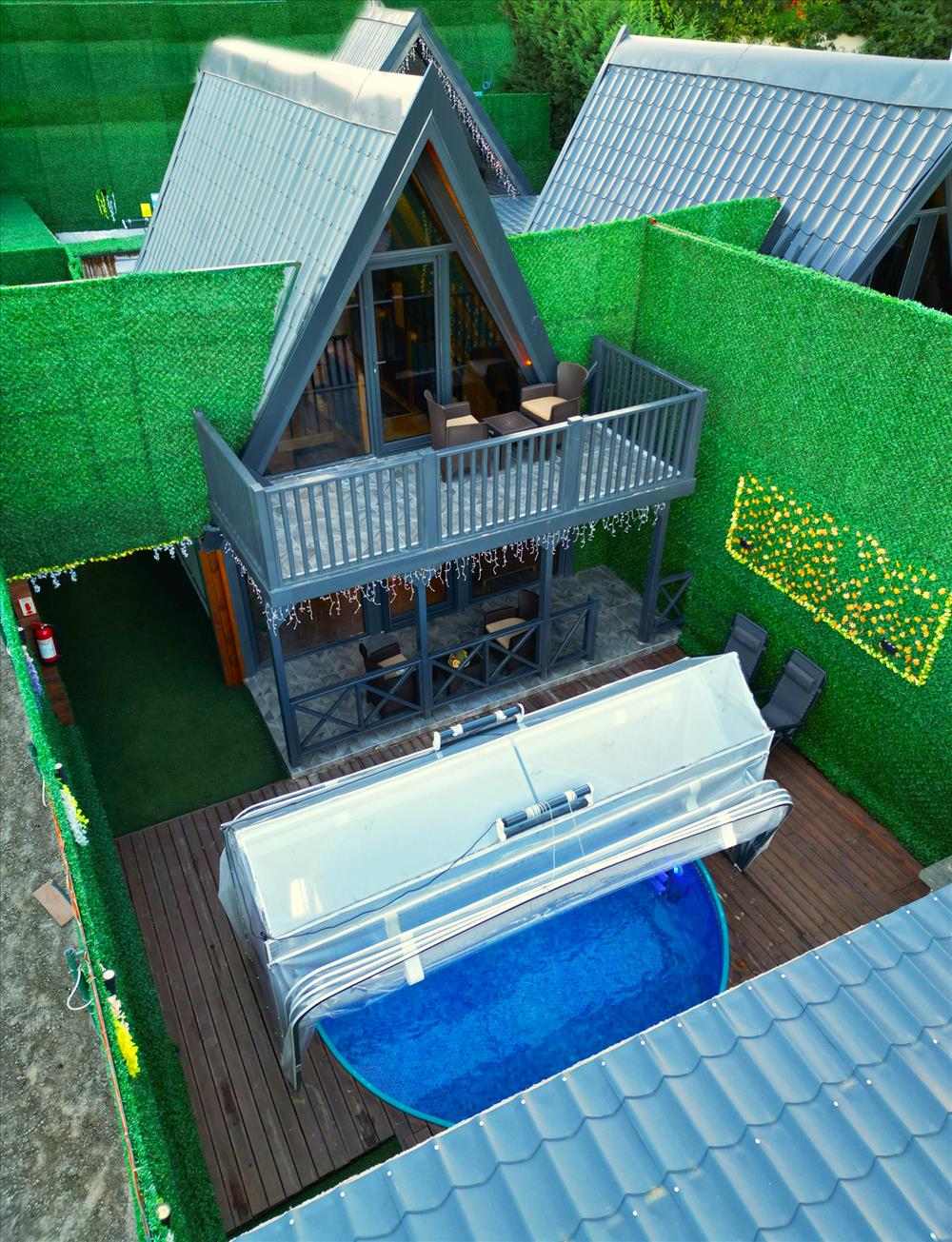 listing card gallery