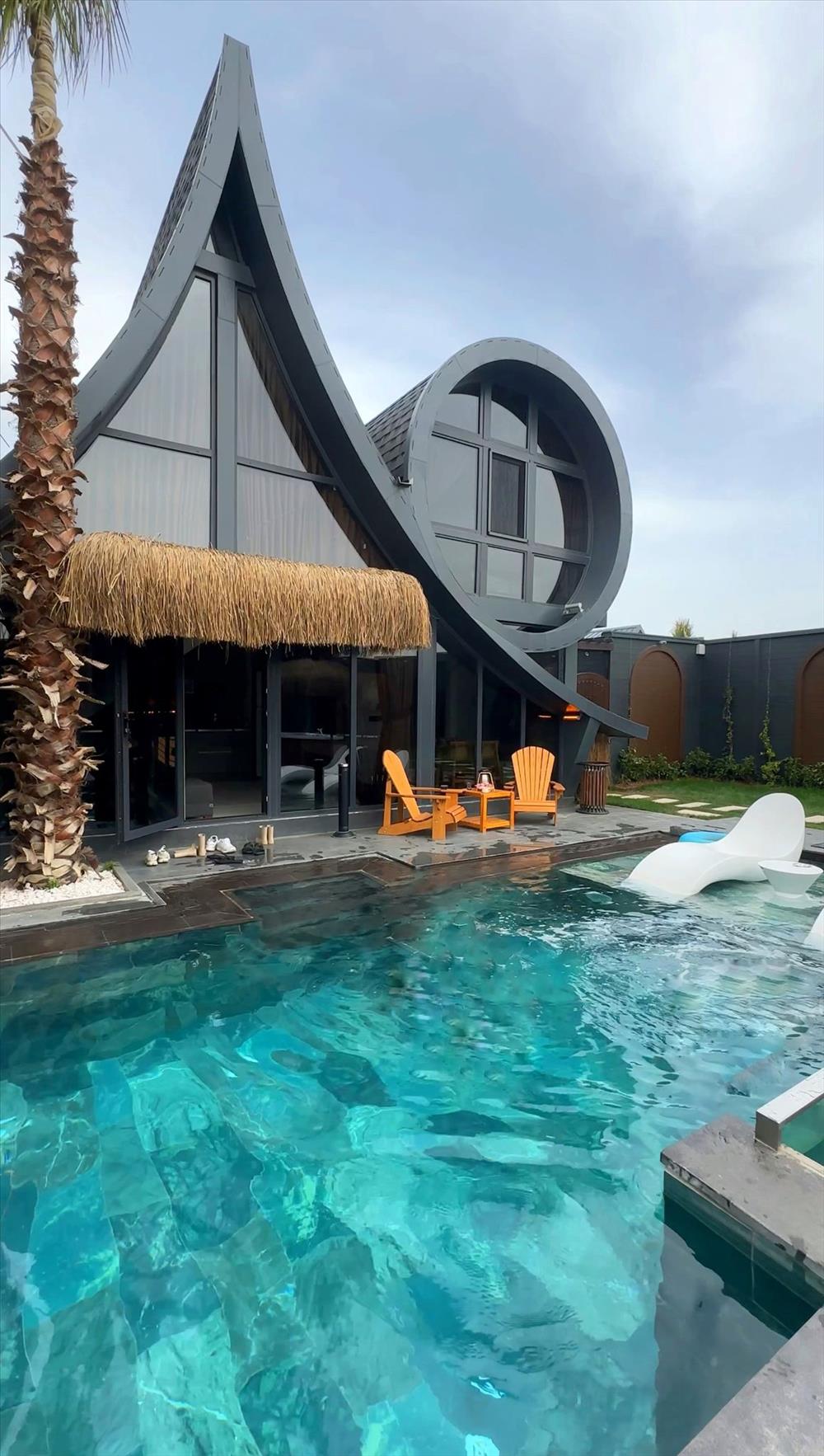 listing card gallery