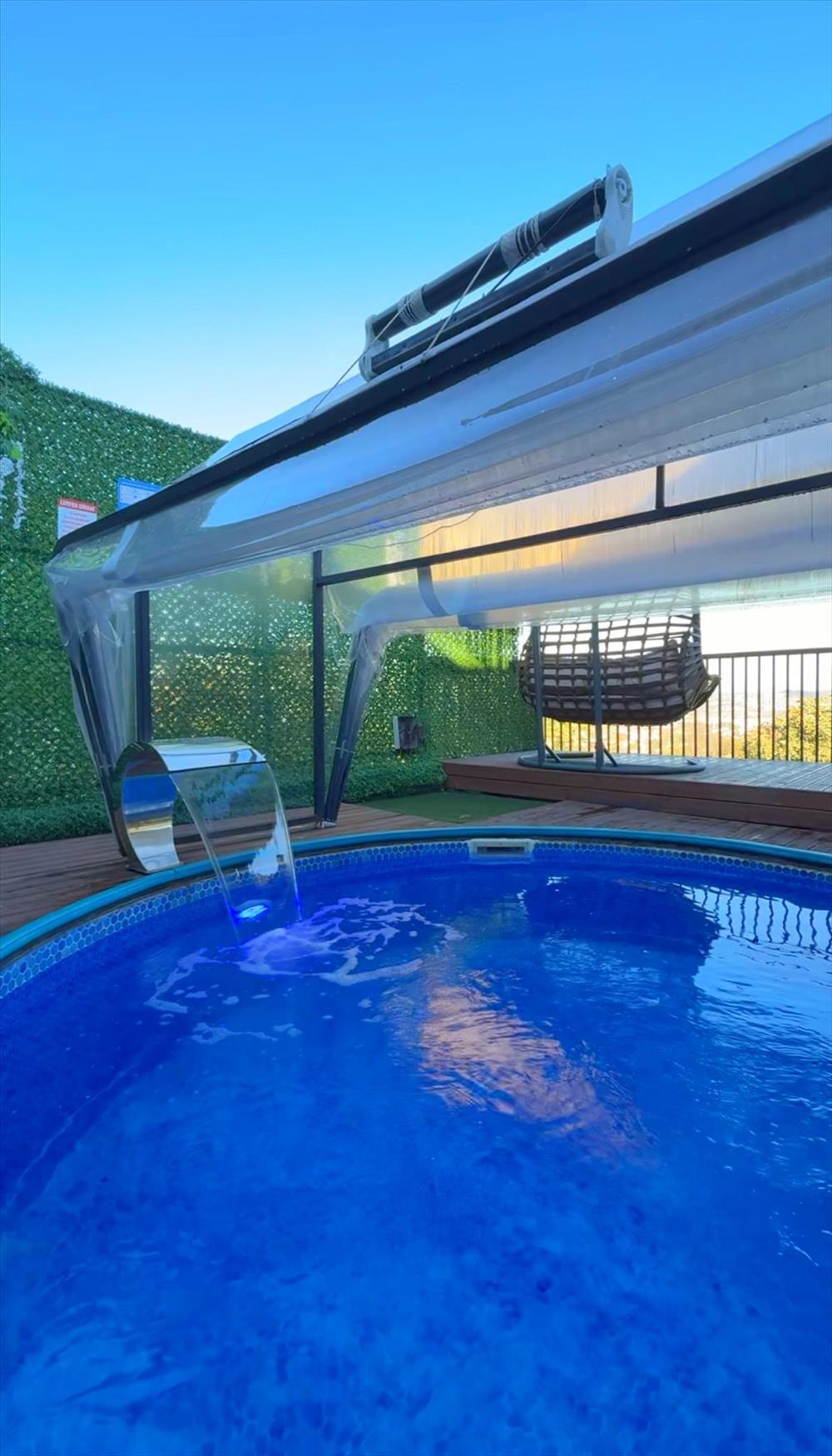 listing card gallery