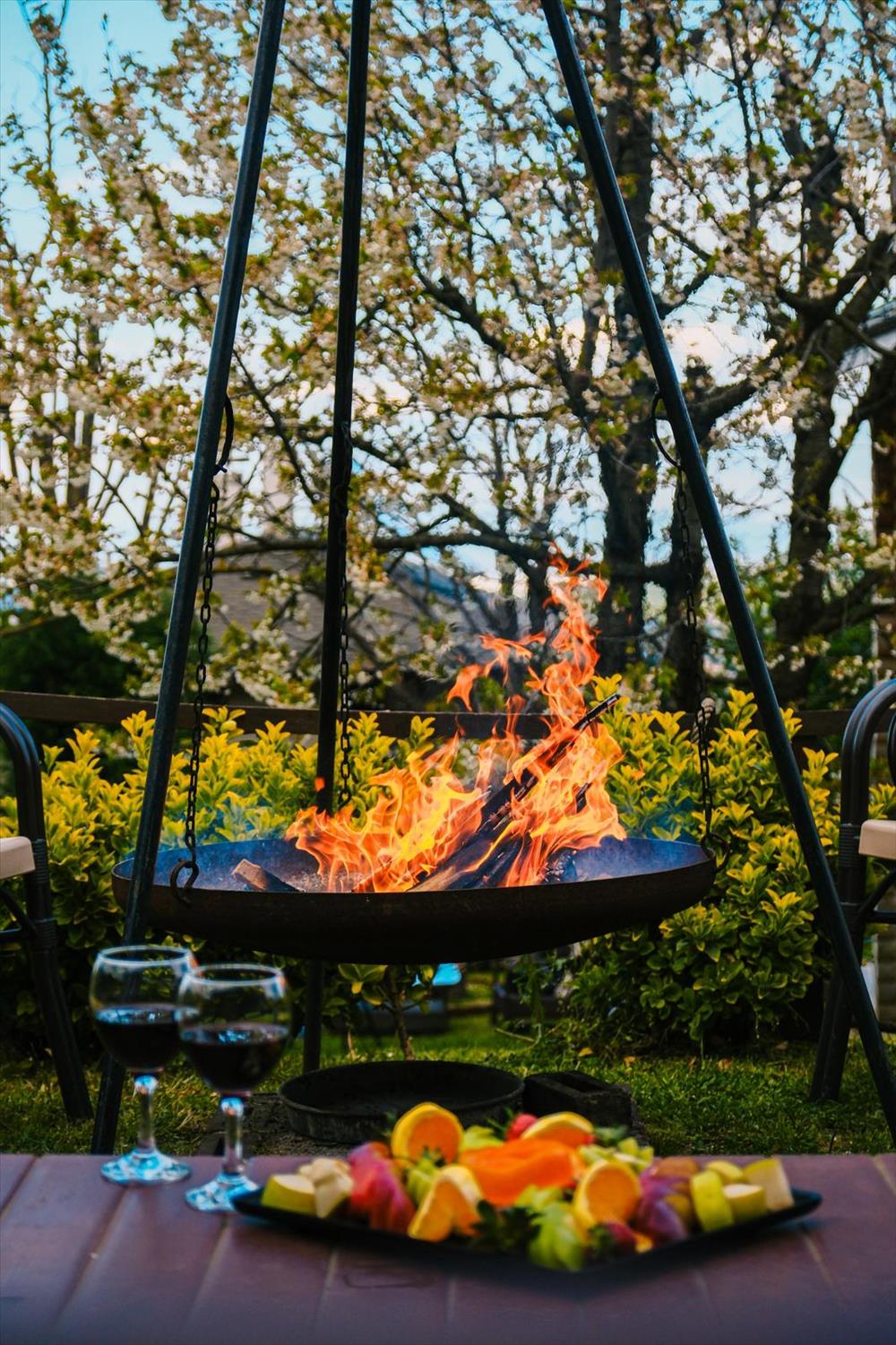 listing card gallery