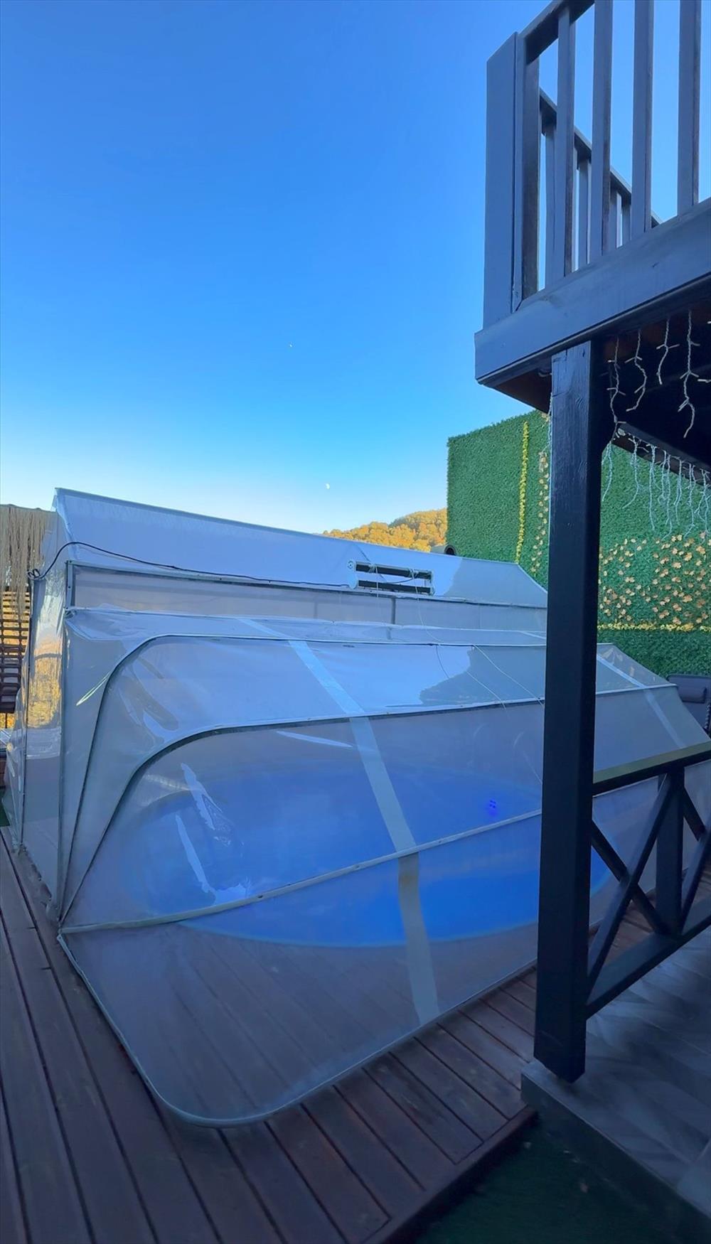 listing card gallery