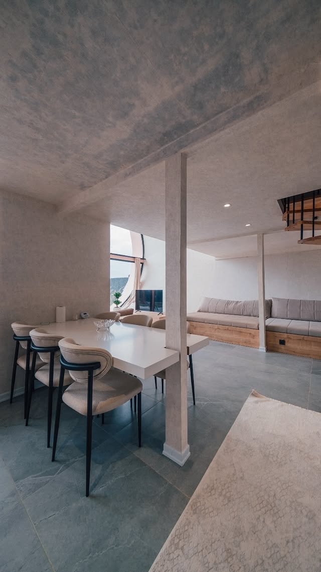 listing card gallery