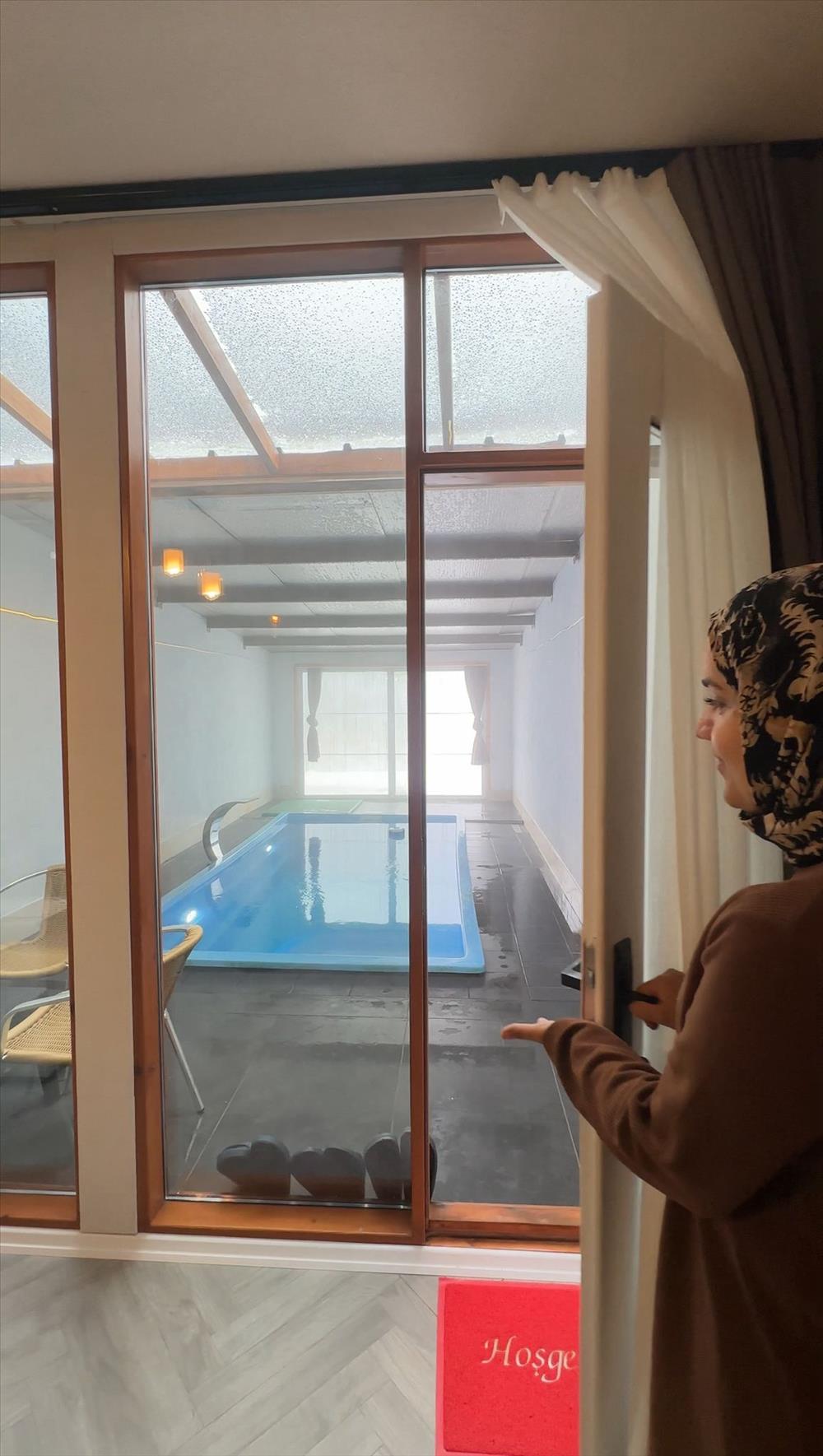 listing card gallery