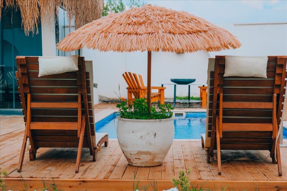 listing card gallery