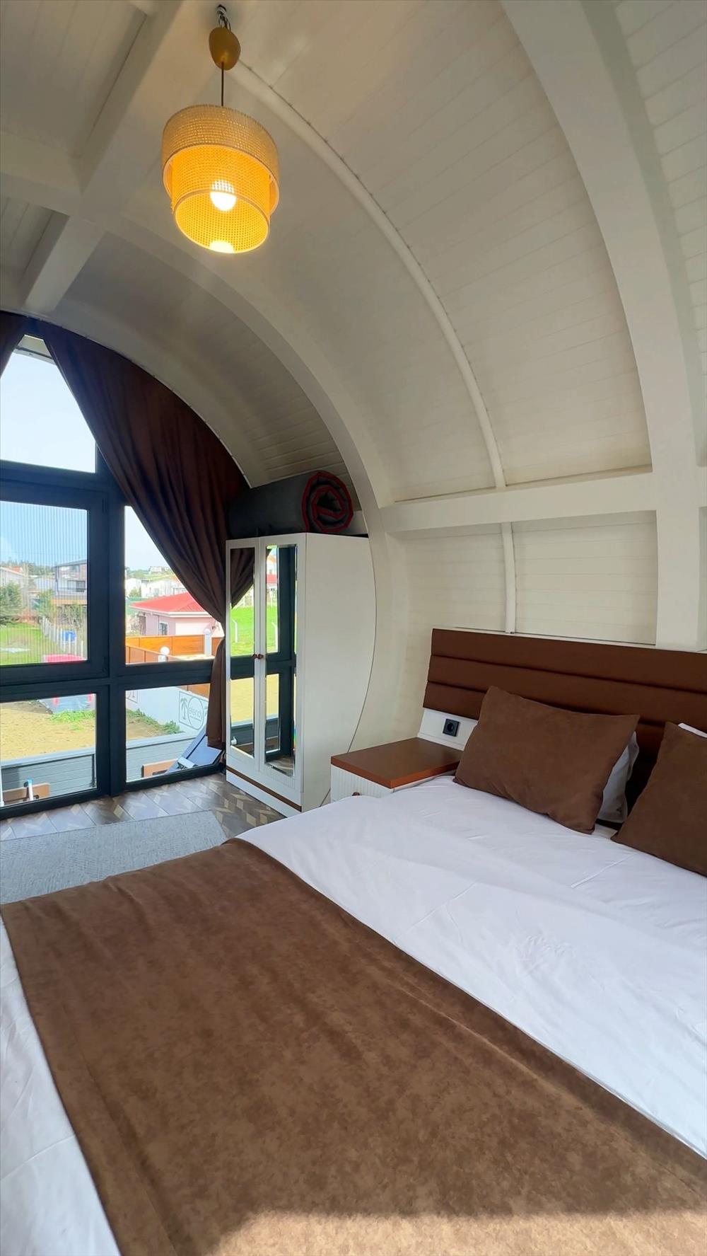 listing card gallery