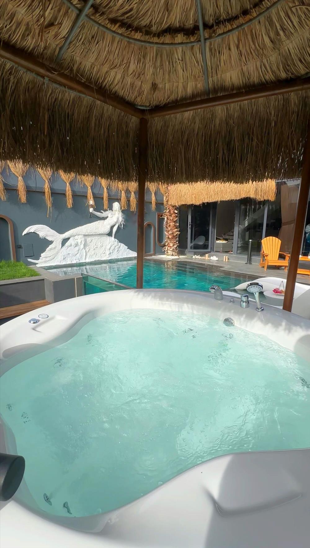 listing card gallery