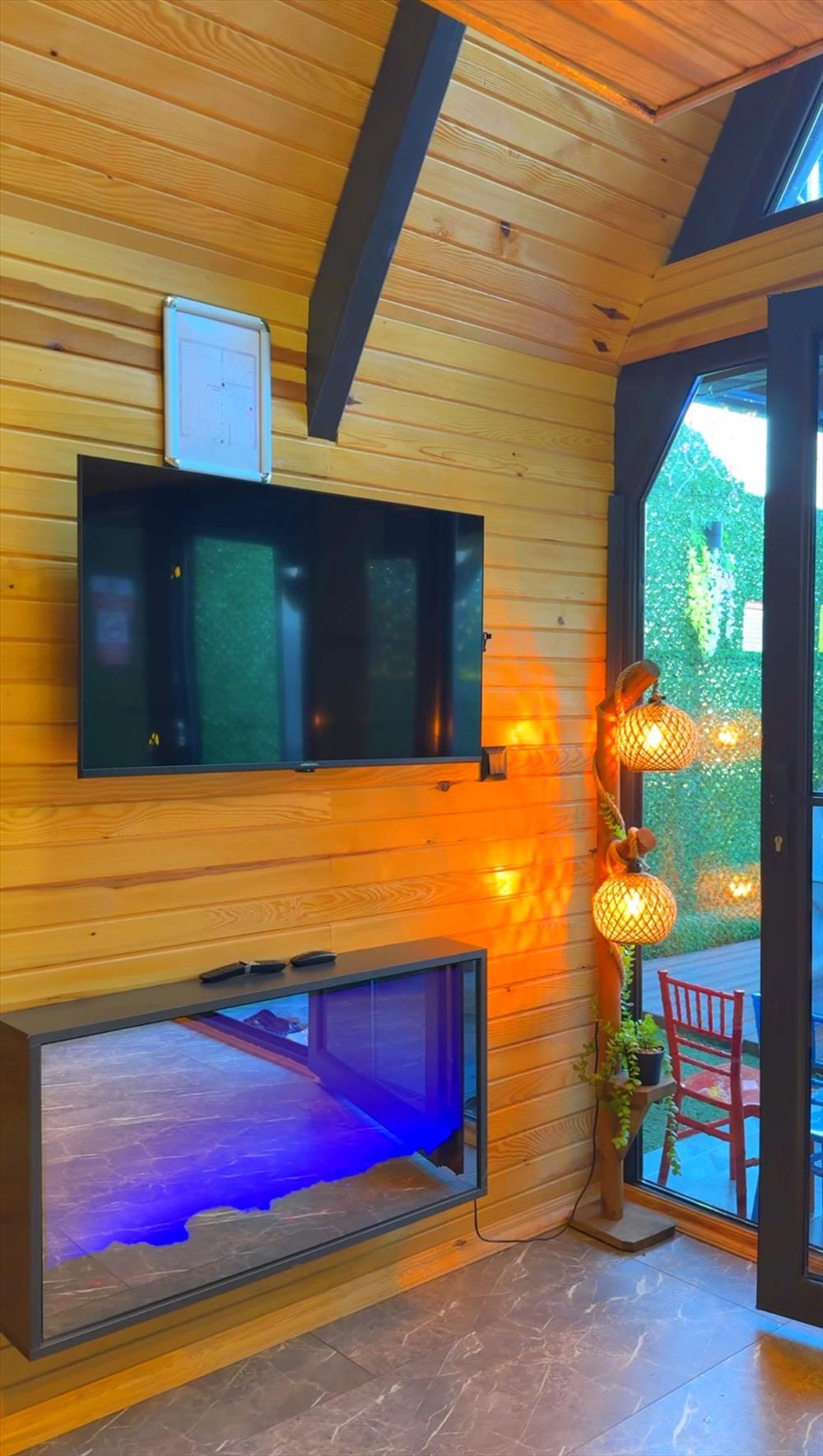 listing card gallery