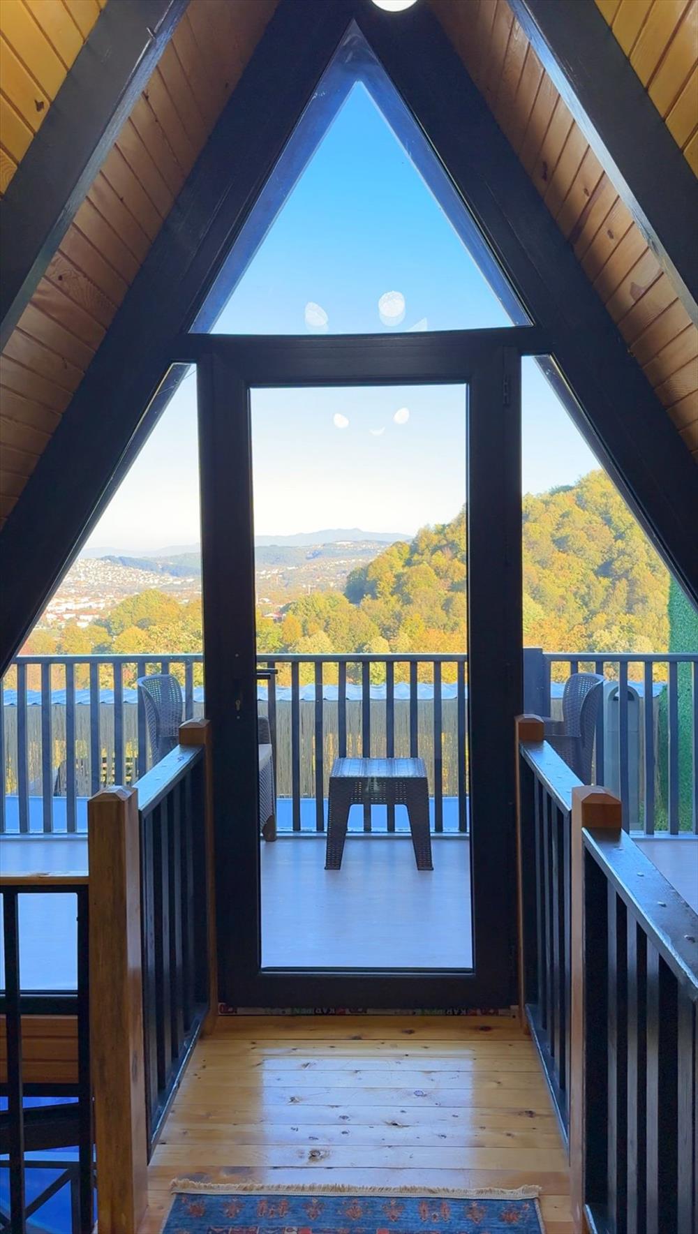 listing card gallery