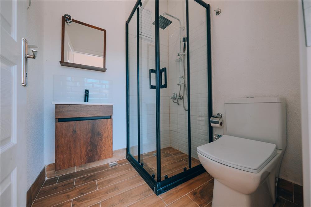 listing card gallery