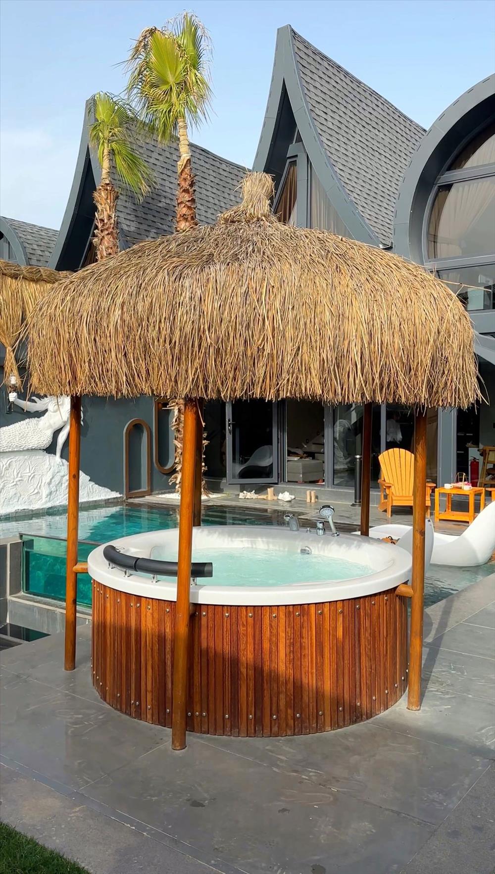 listing card gallery