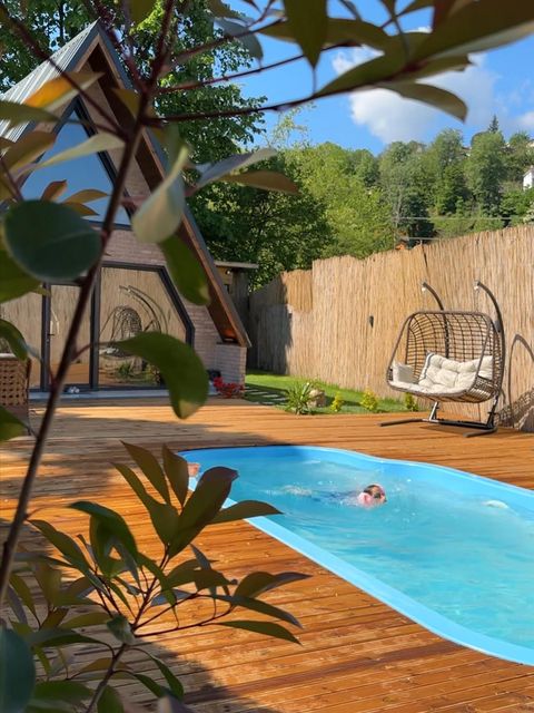 listing card gallery