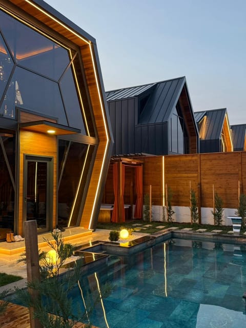 listing card gallery