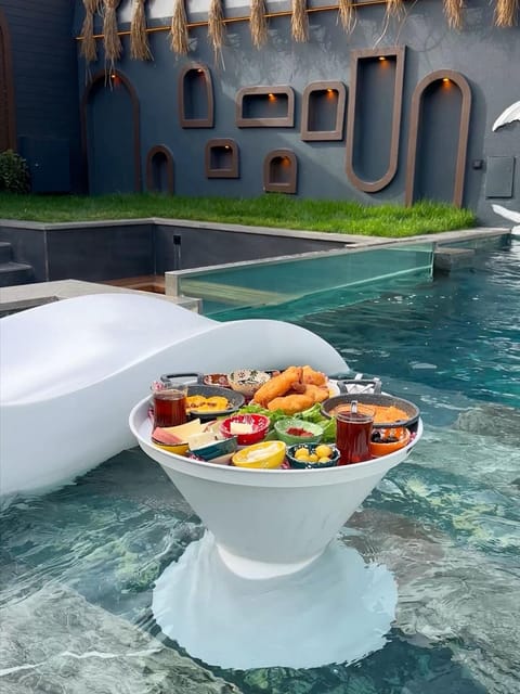 listing card gallery