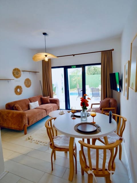 listing card gallery