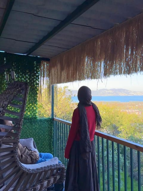 listing card gallery