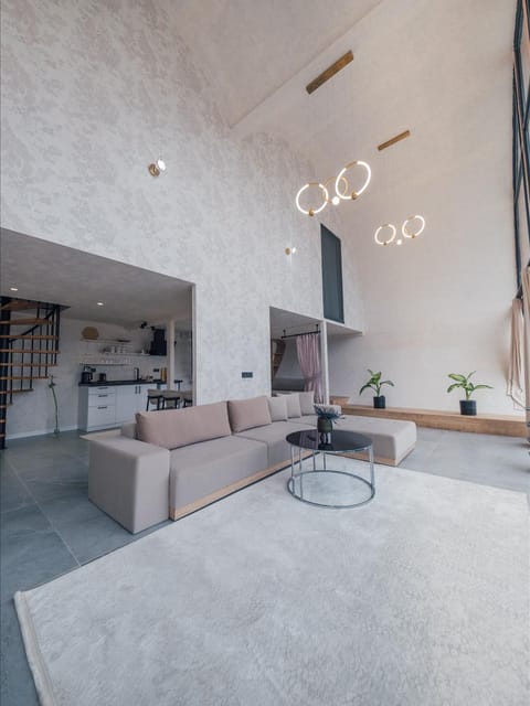 listing card gallery