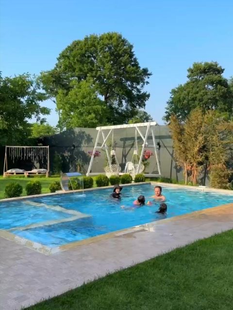 listing card gallery