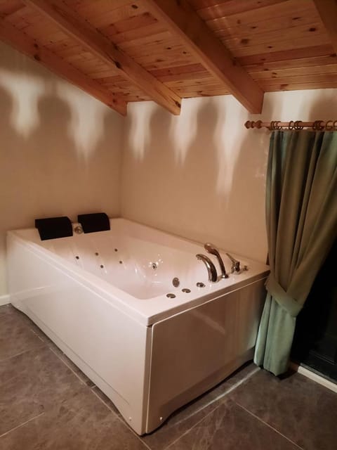 listing card gallery