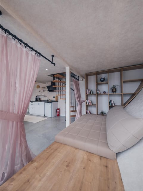 listing card gallery