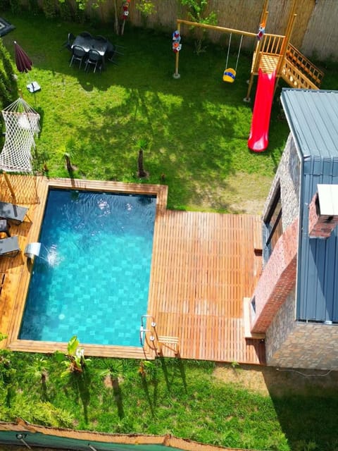 listing card gallery