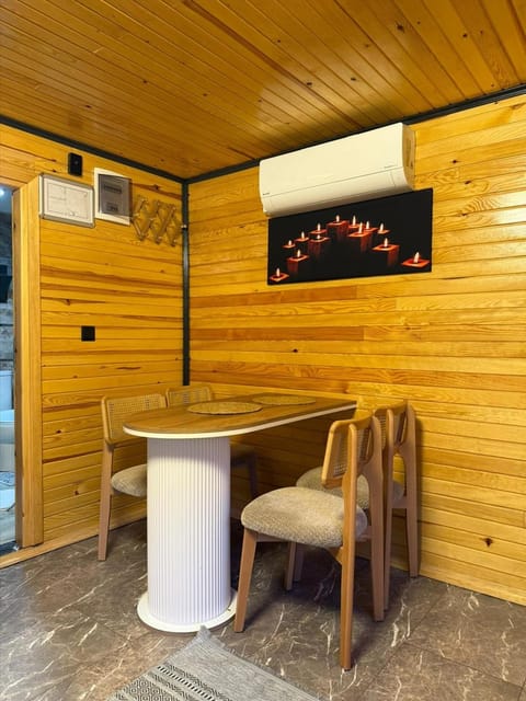 listing card gallery