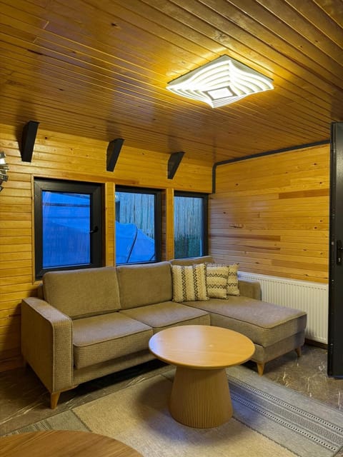 listing card gallery