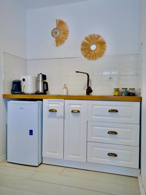 listing card gallery