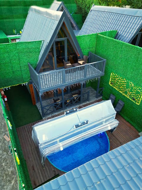 listing card gallery