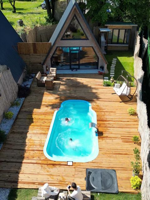 listing card gallery