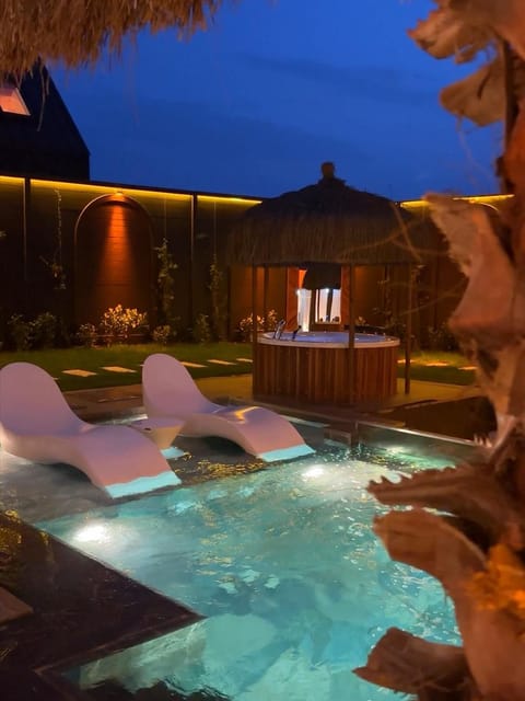 listing card gallery