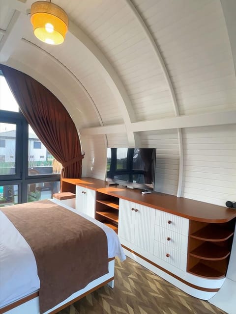 listing card gallery