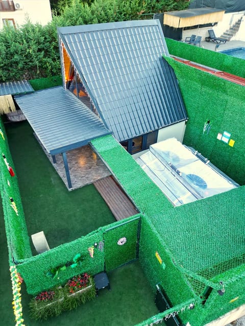 listing card gallery