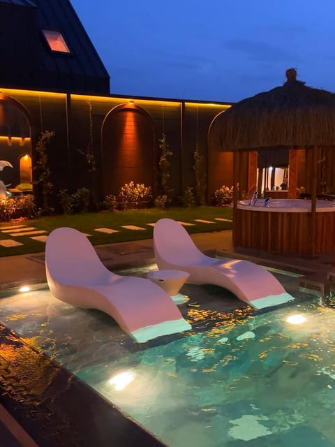 listing card gallery