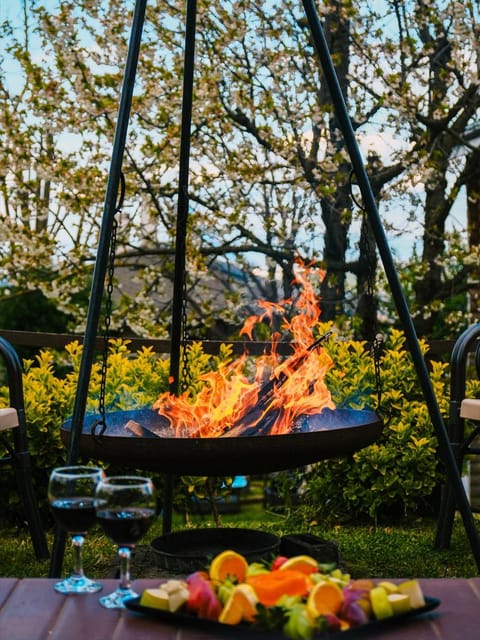 listing card gallery