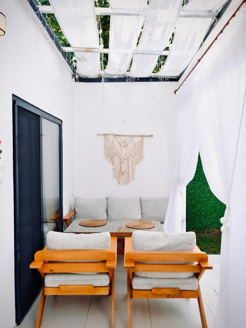 listing card gallery