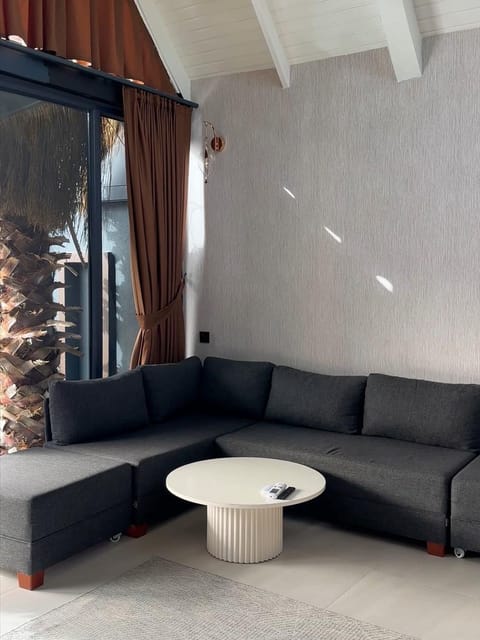 listing card gallery