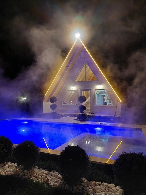 listing card gallery