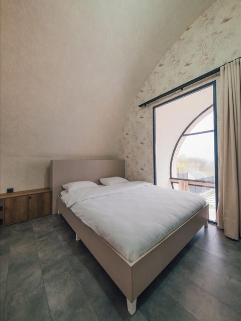 listing card gallery